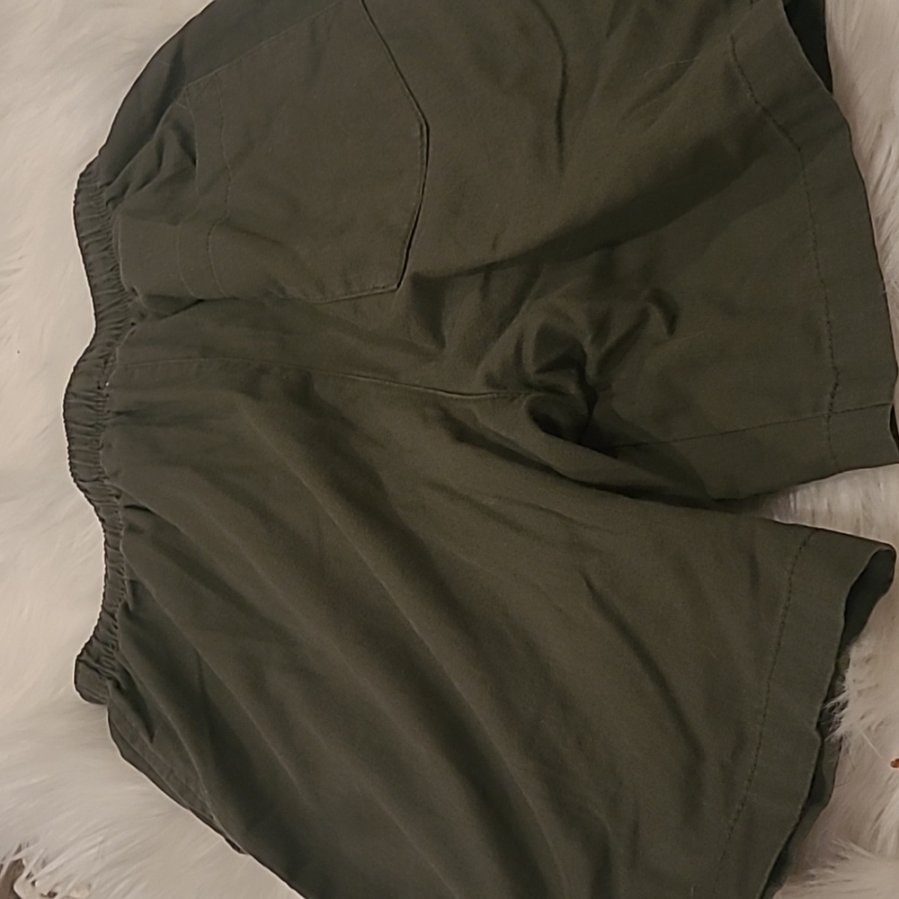 Basic Edition Size S Green Shorts - Picture 5 of 5